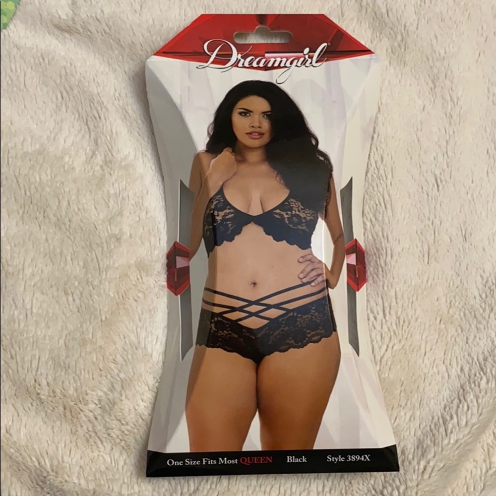 NWT Black lace Halter Bra and Tanga Panty❤️ XL